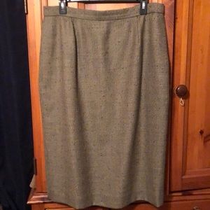 Carlisle size 16 Vintage Wool Mid Calf Skirt